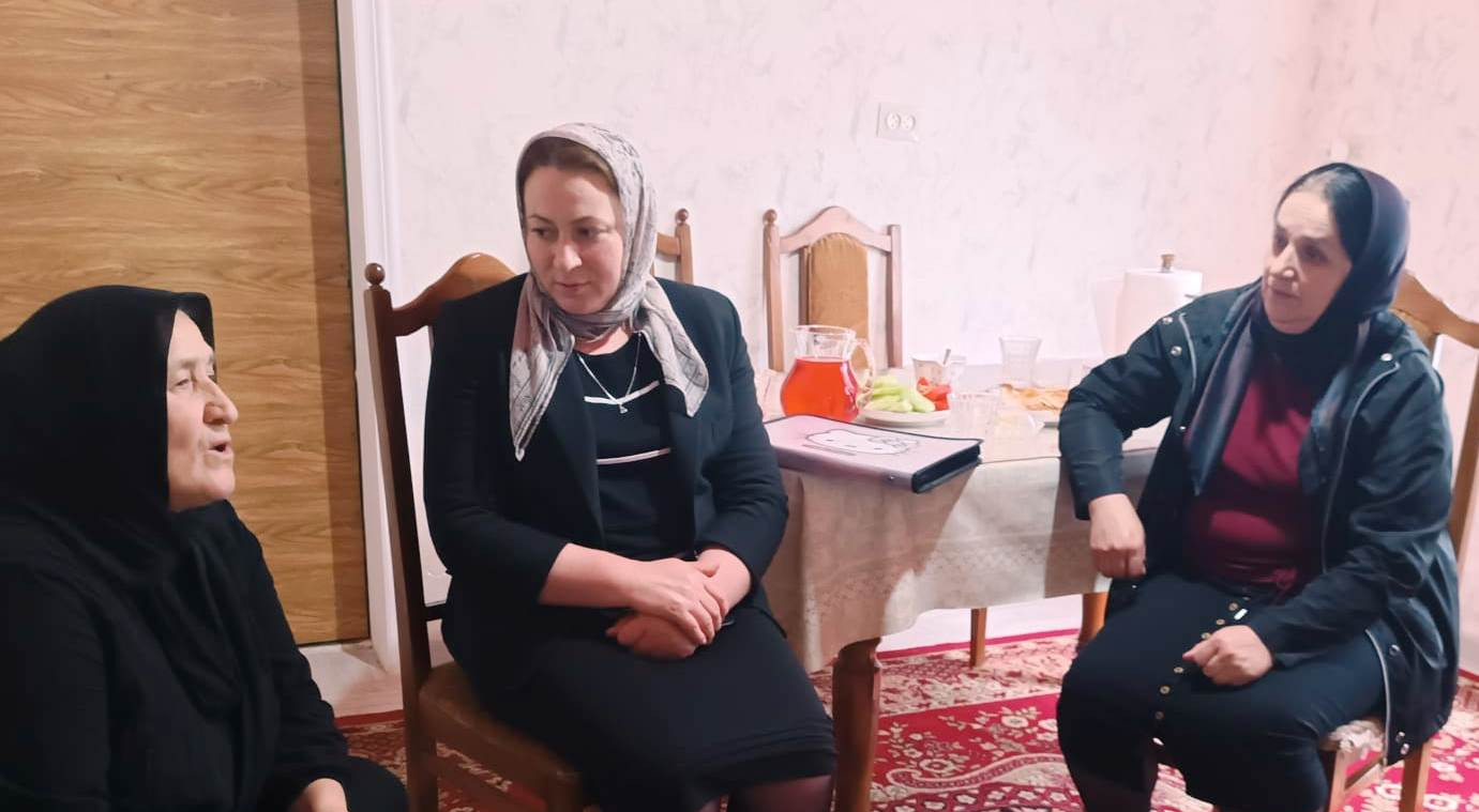 В Дахадаевском районе социальные работники Минтруда РД посетили семью погибшего участника СВО